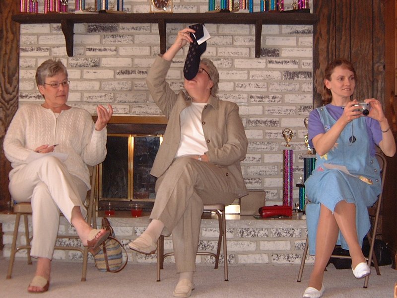 2004/05(May)/02(Jaymee-Shower)/800x600_2004-05-01 15-01-48.JPG